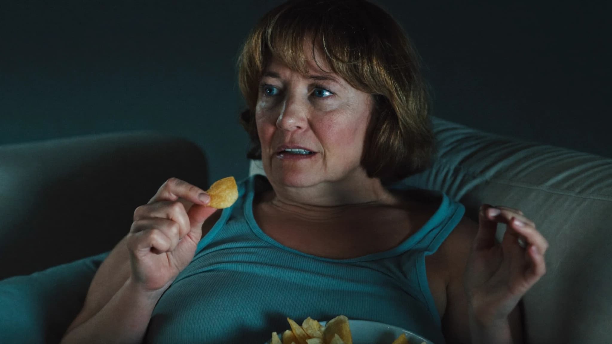 Best Night Snacks for Menopause and Foods to Avoid Before Bed for Better Sleep and Hormonal Balance